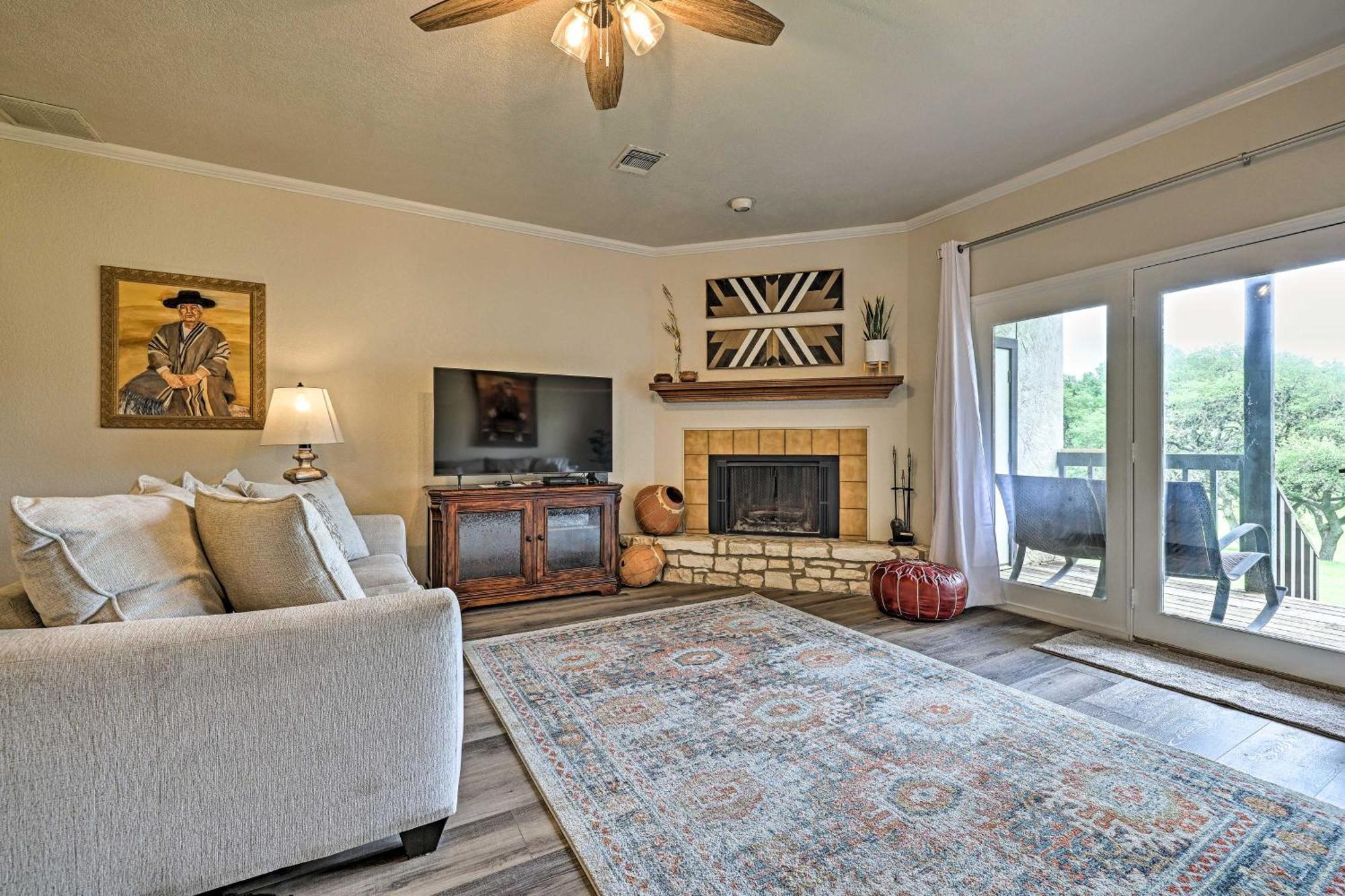 Modern Lakeside Golf Course Retreat With Deck! Canyon Lake Exterior foto