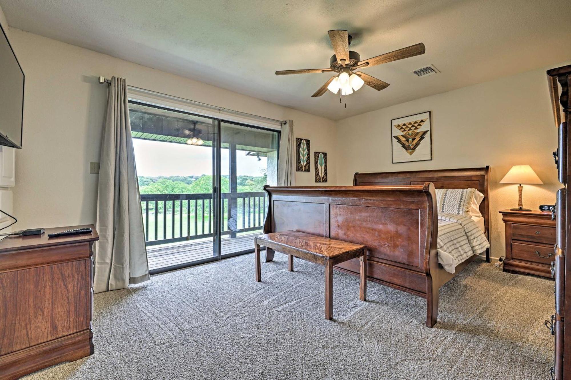 Modern Lakeside Golf Course Retreat With Deck! Canyon Lake Exterior foto